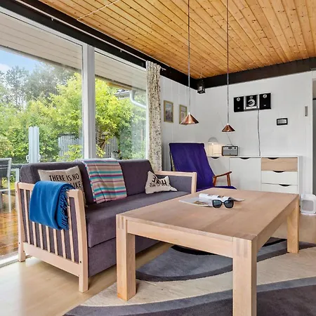 2 Bedroom Pet Friendly In Knebel