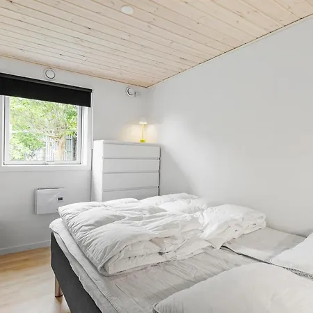 2 Bedroom Pet Friendly In Semesterbostad *