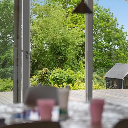 Сasa de vacaciones 2 Bedroom Pet Friendly In *