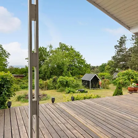 2 Bedroom Pet Friendly In Semesterbostad