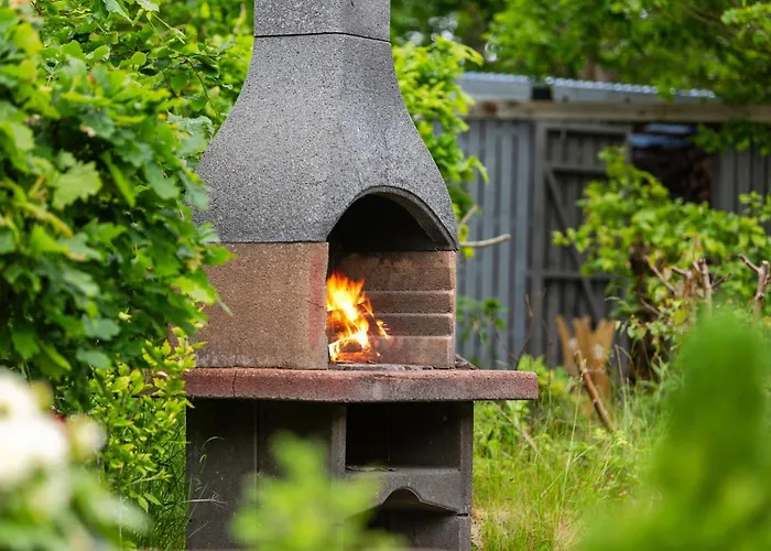 2 Bedroom Pet Friendly In *